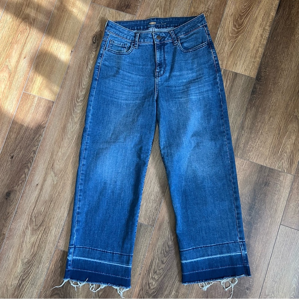 Old Navy Women’s Wide Leg High Rise Jeans Size 4 Stretch raw hem cropped - Picture 4 of 13